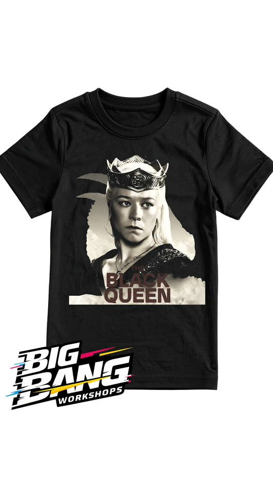 Playera regular fit Black Queen Rhaenyra Targaryen House of the Dragon - vista adicional - Big Bang Workshops