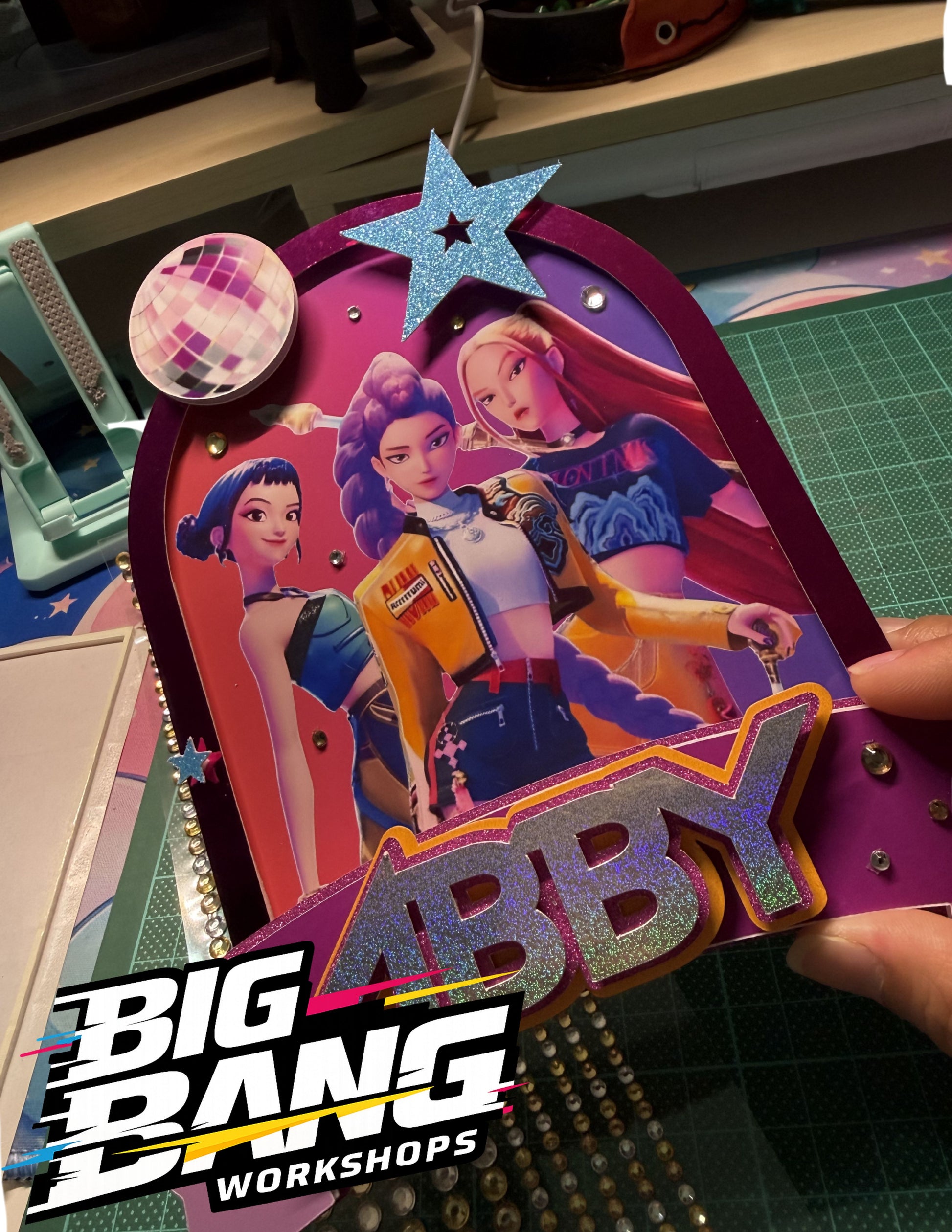 Topper personalizado 'Abby' con personajes de caricatura - Big Bang Workshops